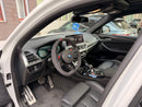 BMW-interieur met onzichtbaar ingebouwde OEM dashcam