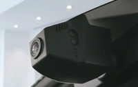 OEM dashcam voor Peugeot — close-up van de 2K-lens en bediening